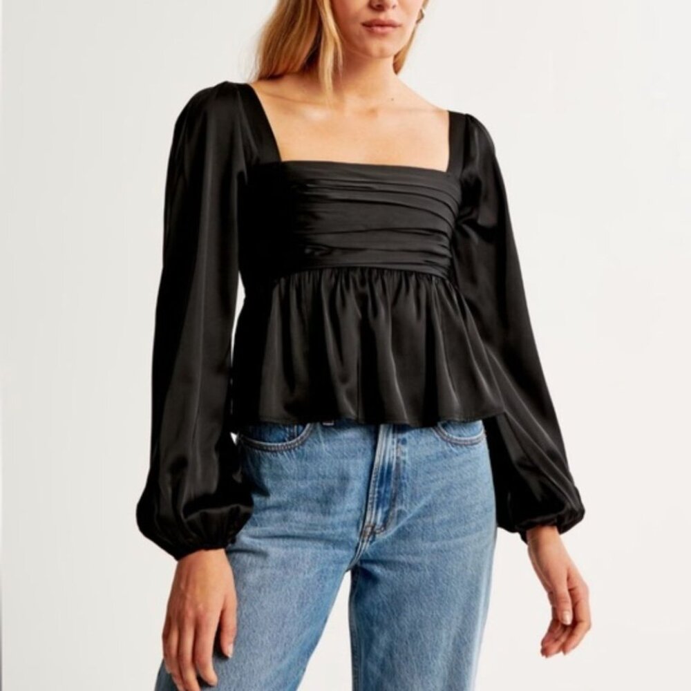 NWT Abercrombie & Fitch Satin Blouse 'EMERSON' in Black women size Medium